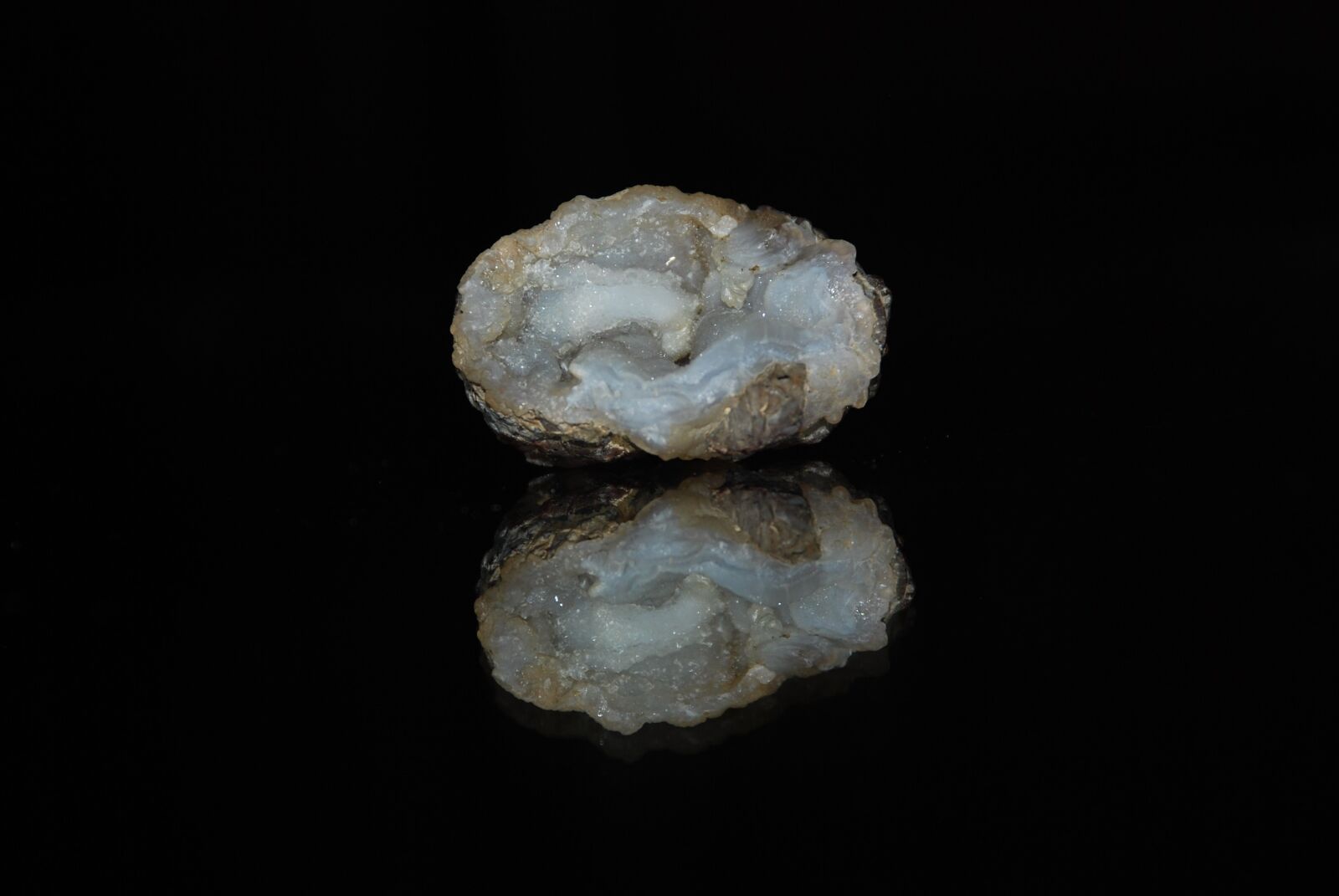 Nikon D80 sample photo. Calcite geode, calcite, geode photography