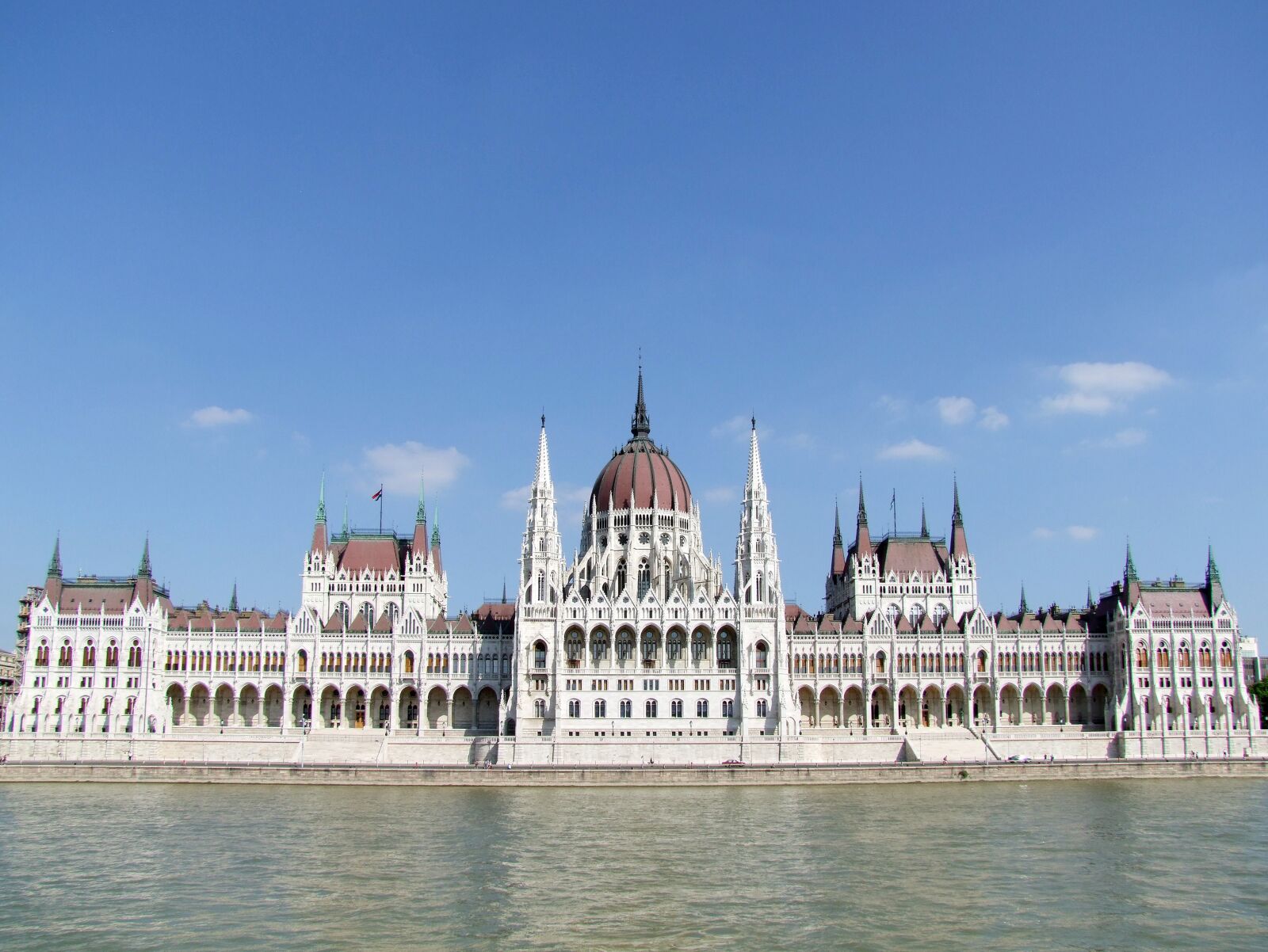 Fujifilm FinePix S100fs sample photo. Hungarian parliament, budapest, hungary photography