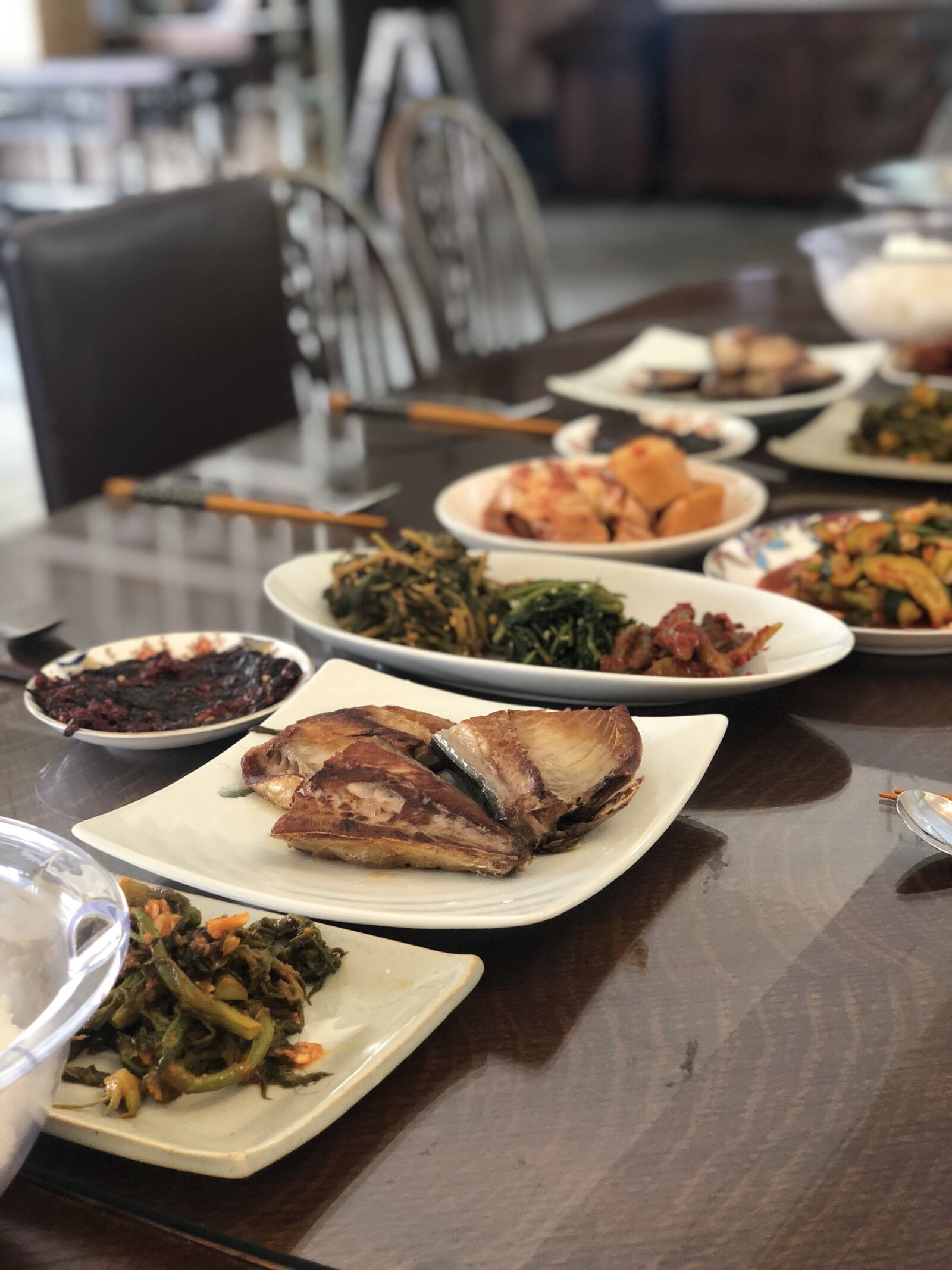 iPhone X back dual camera 6mm f/2.4 sample photo. Mackerel, folks, food photography