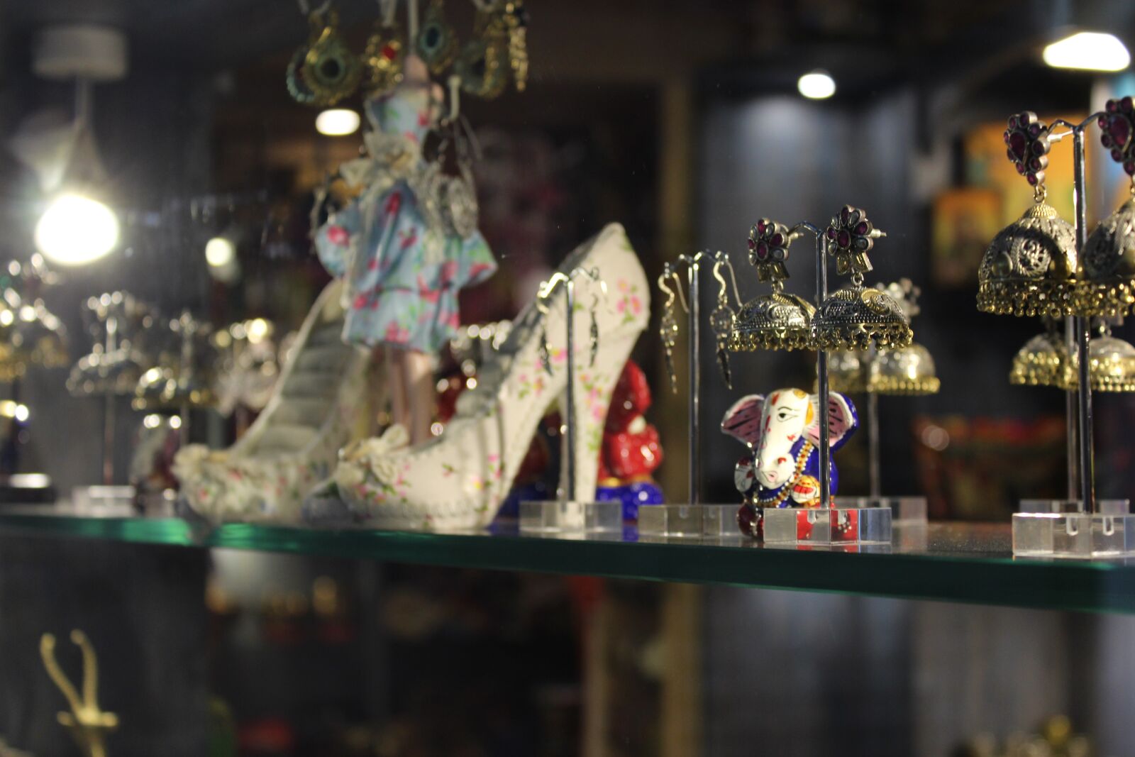 Canon EOS 700D (EOS Rebel T5i / EOS Kiss X7i) sample photo. Antique, showpiece, art photography