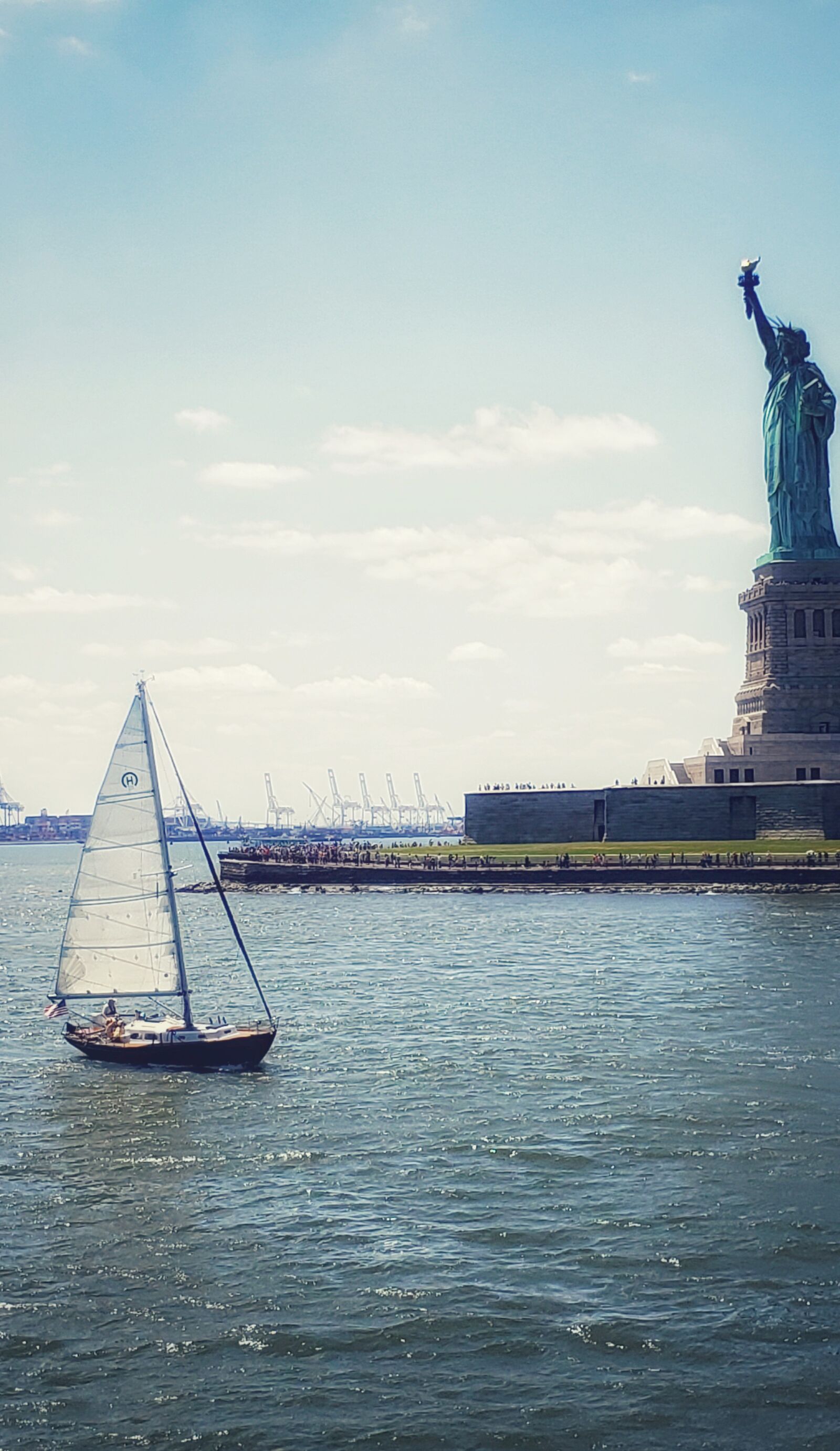 Samsung Galaxy S9 sample photo. New york city, statue photography