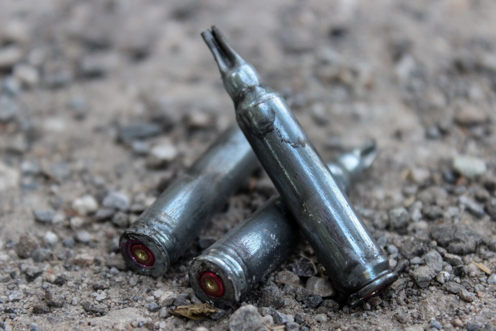 Canon EOS 600D (Rebel EOS T3i / EOS Kiss X5) sample photo. Ammunition, machine gun, 5 photography
