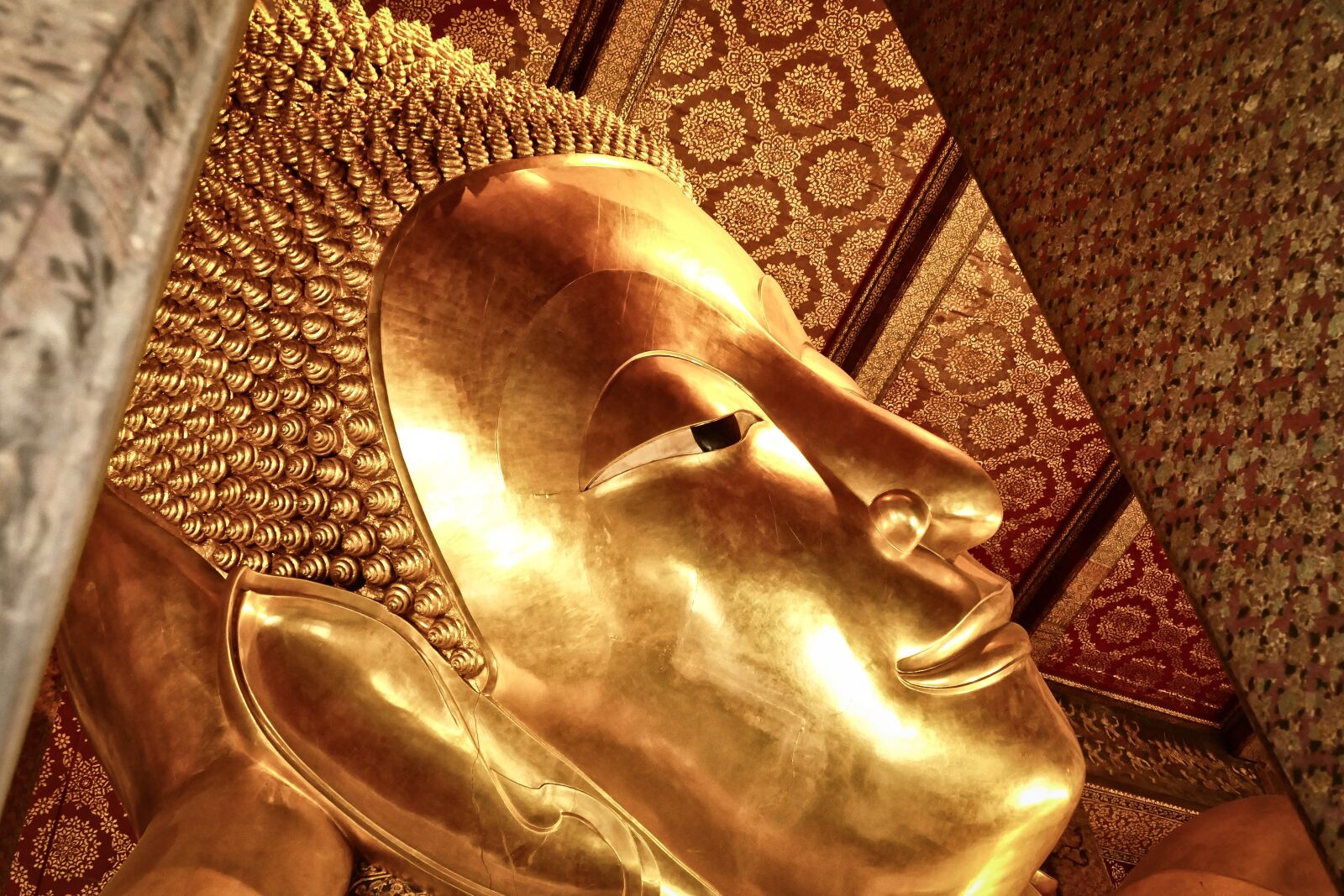 Panasonic Lumix DMC-FZ1000 sample photo. Buddha, gold, meditation photography