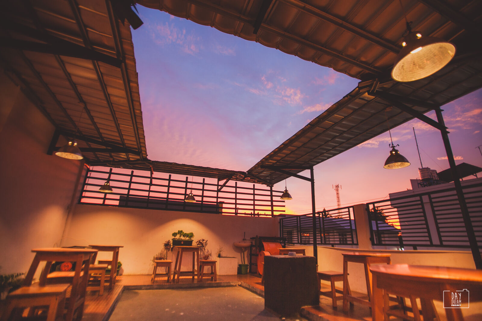 Canon EF 16-35mm F2.8L USM sample photo. Cafe, sky, sunset photography