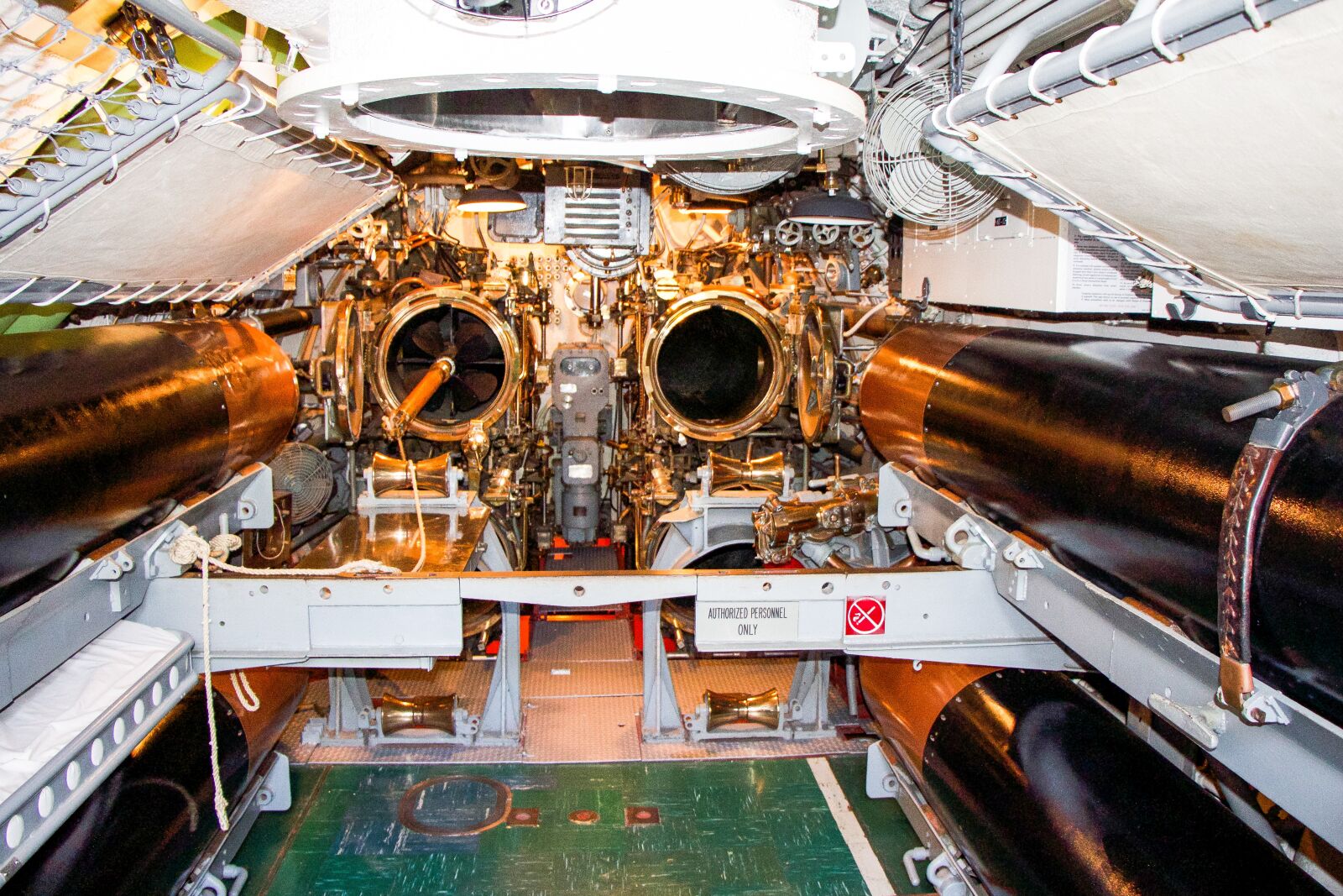 Canon EOS 650D (EOS Rebel T4i / EOS Kiss X6i) sample photo. Torpedo tubes, uss, destroyer photography