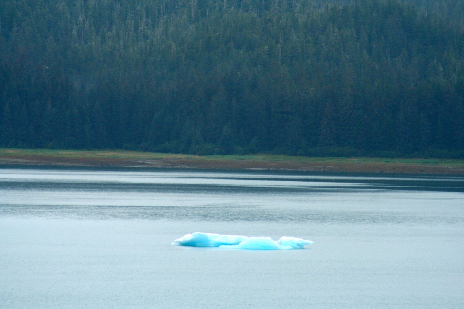 Canon EOS 350D (EOS Digital Rebel XT / EOS Kiss Digital N) sample photo. Alaska, blue, ice photography