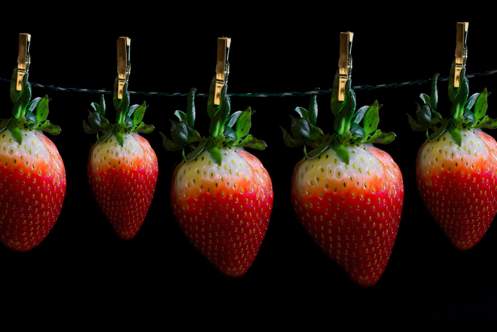 Nikon D7200 sample photo. Strawberries, fruit, vitamins photography