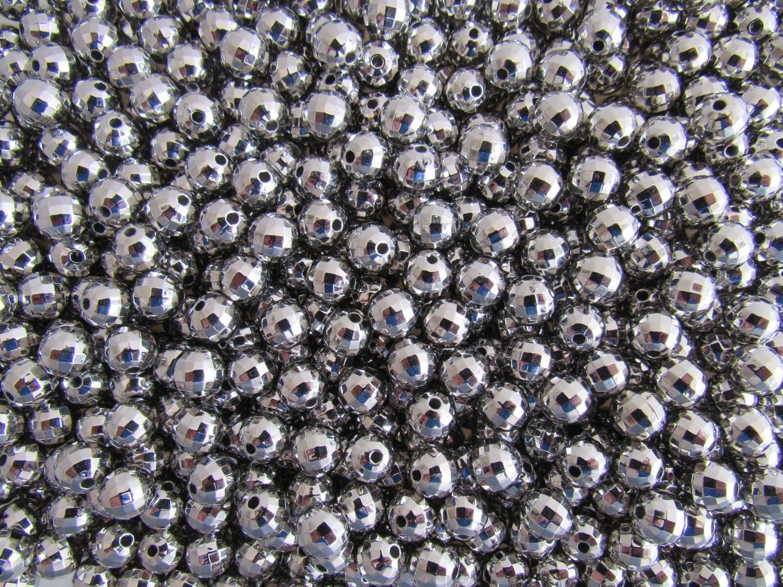 Canon PowerShot SX520 HS sample photo. Silver-plated, balls, beads photography