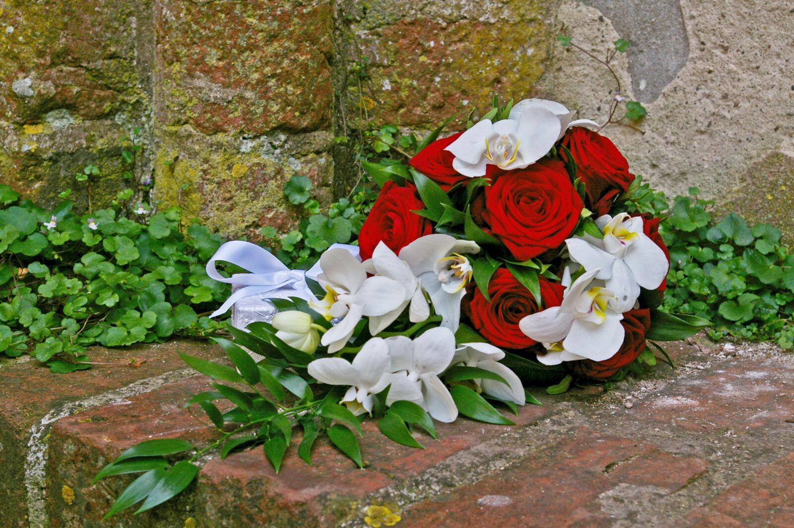 Pentax *ist DL2 sample photo. Bridal bouquet, marry, wedding photography