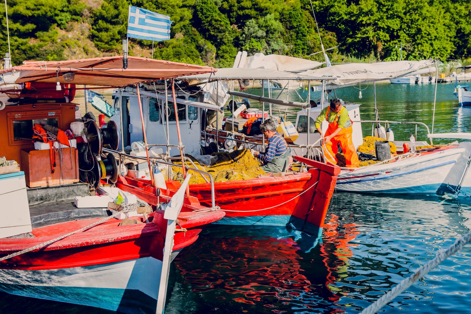 Canon EF 24-70mm F2.8L USM sample photo. Blue, red, boat photography