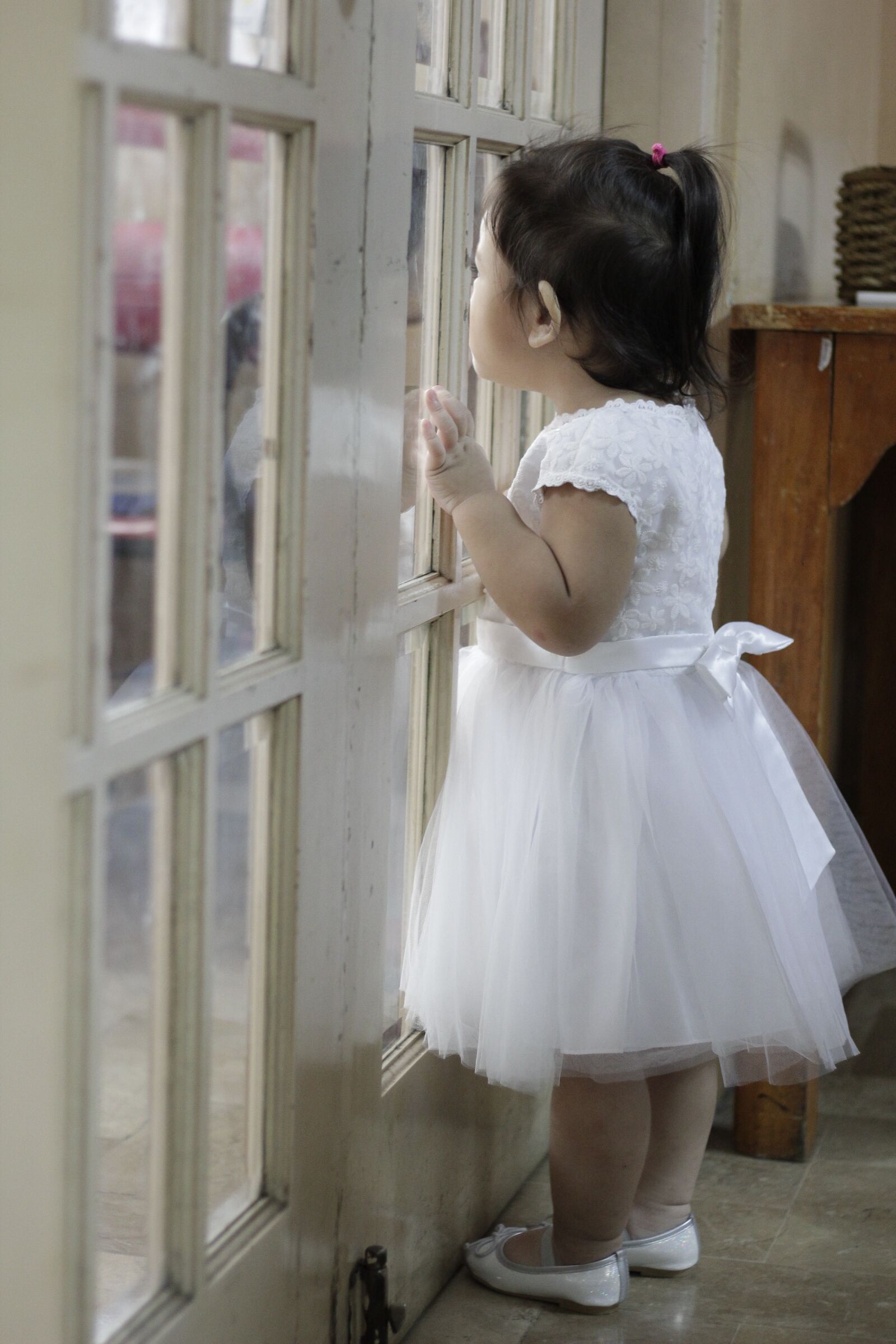 Canon EOS 60D + Canon EF 50mm F1.8 STM sample photo. Goodbye, rainy day, wedding photography