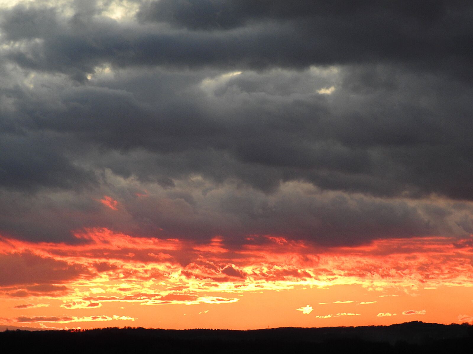 Nikon Coolpix P610 sample photo. Sunset, cloud formations, evening photography