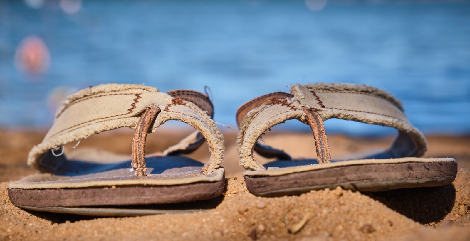 Fujifilm XF 18-55mm F2.8-4 R LM OIS sample photo. Shoes, old, flip flops photography