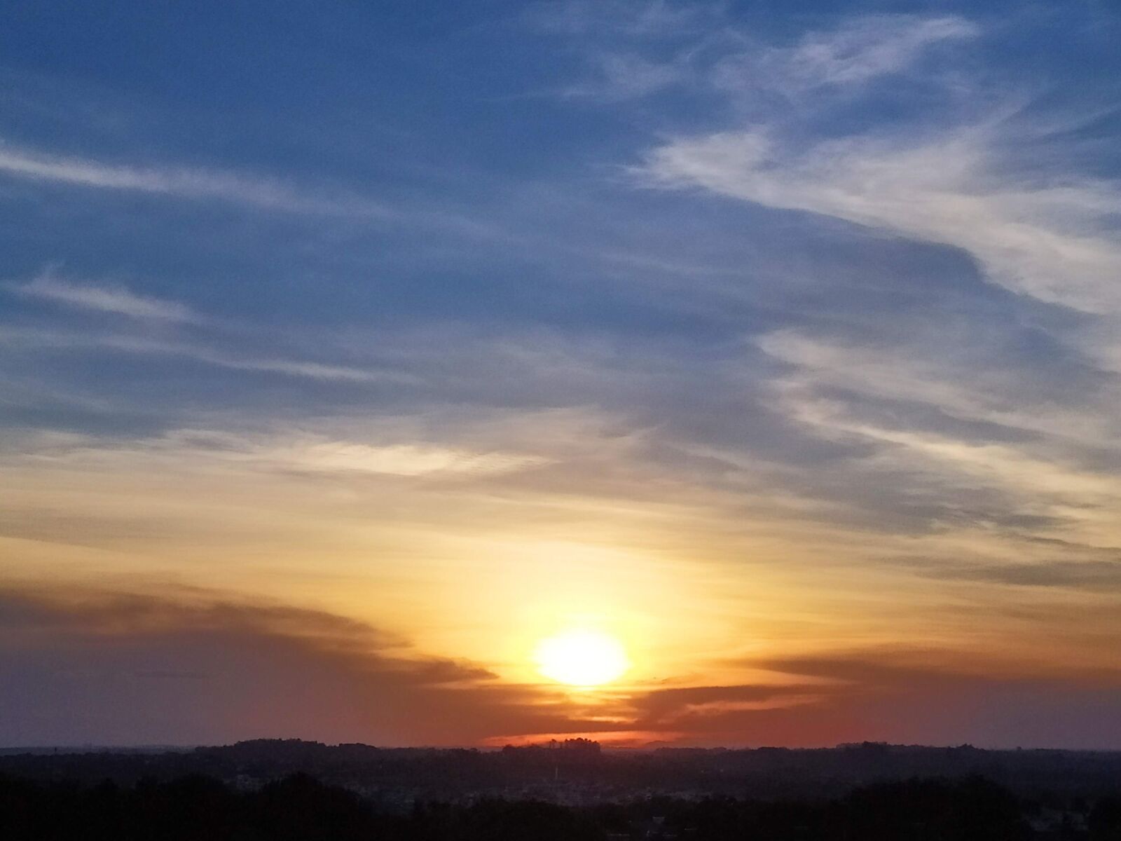 Xiaomi Redmi Note 7 sample photo. Sky, blue, clouds photography