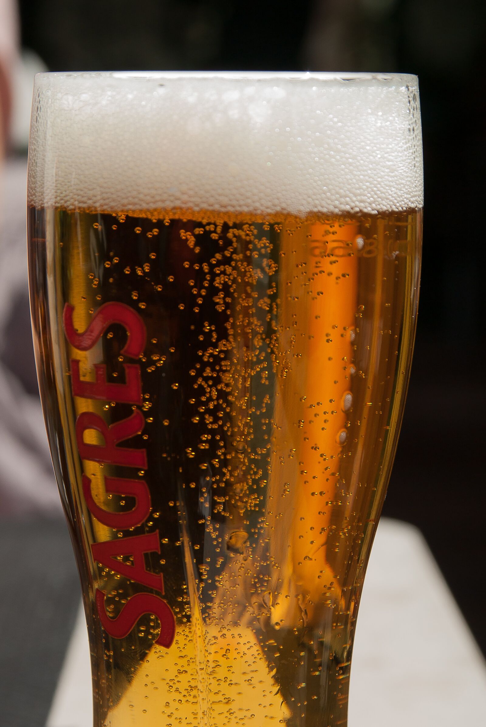 Pentax K10D sample photo. Beer, drink, bubbles photography