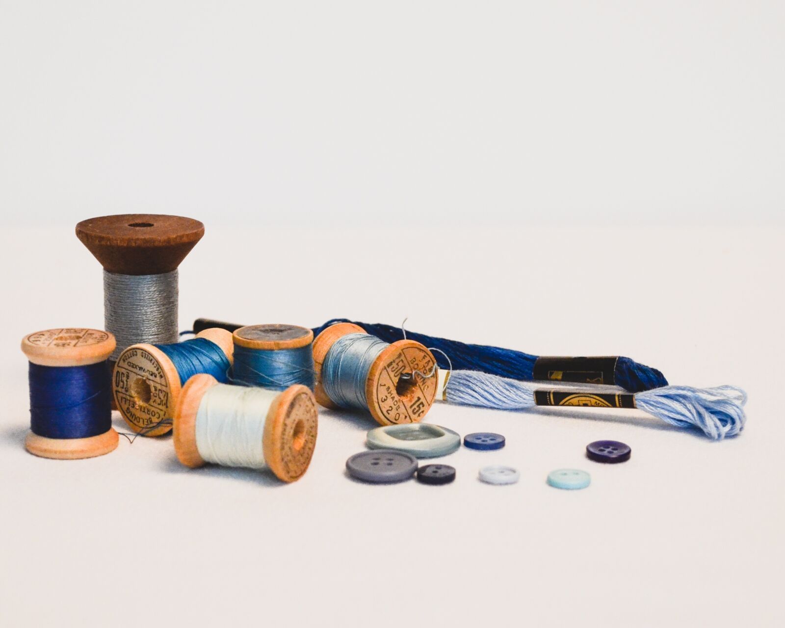 Nikon D5100 sample photo. Thread, vintage, retro photography