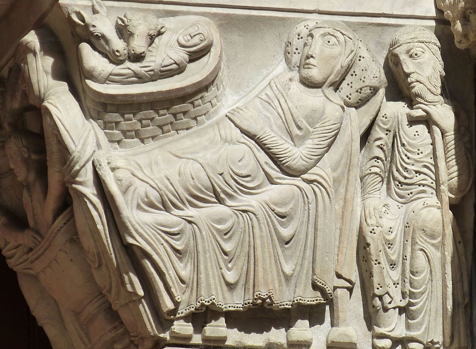 Panasonic Lumix DMC-FZ150 sample photo. Arles, cathedral, facade photography