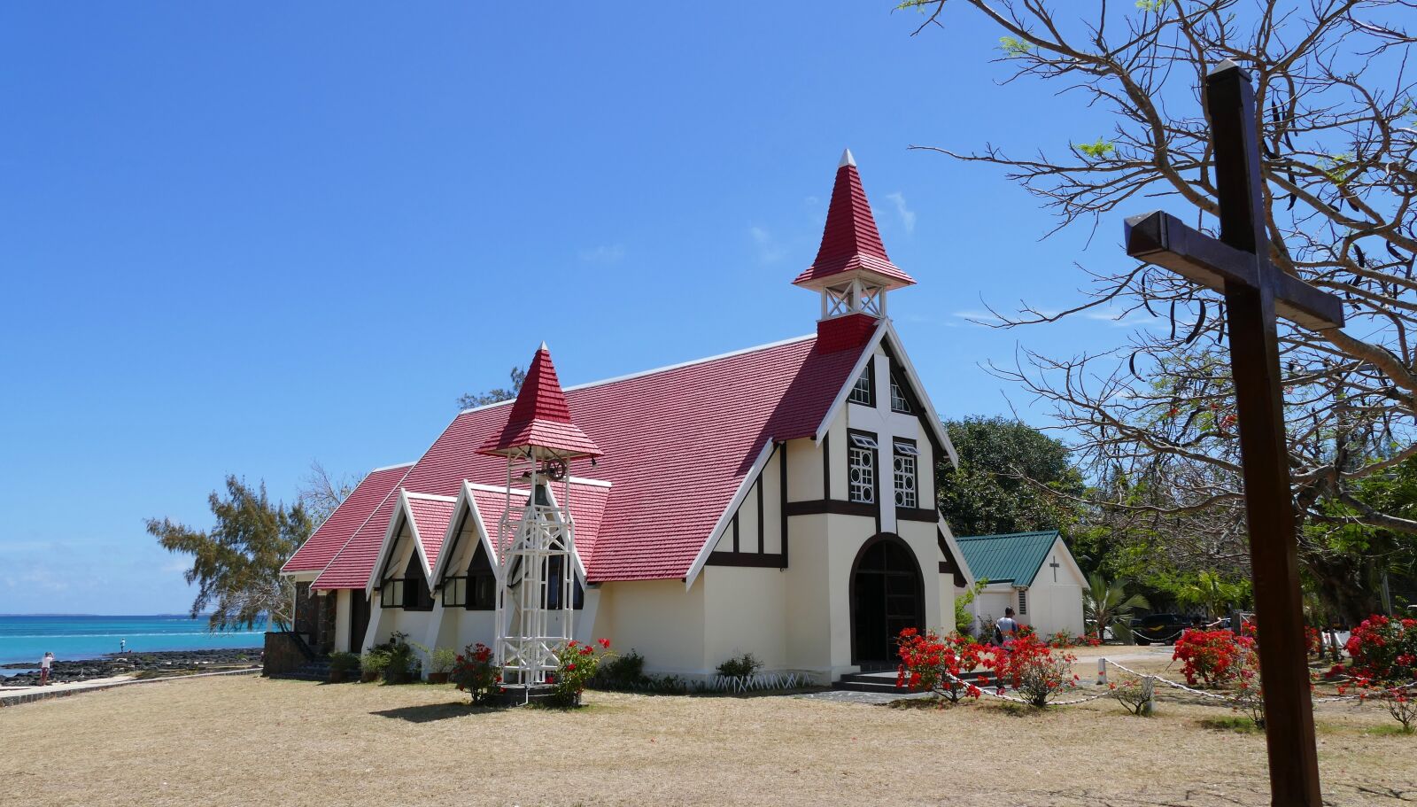Panasonic Lumix DMC-FZ1000 sample photo. Cap malheureux, mauritius, church photography