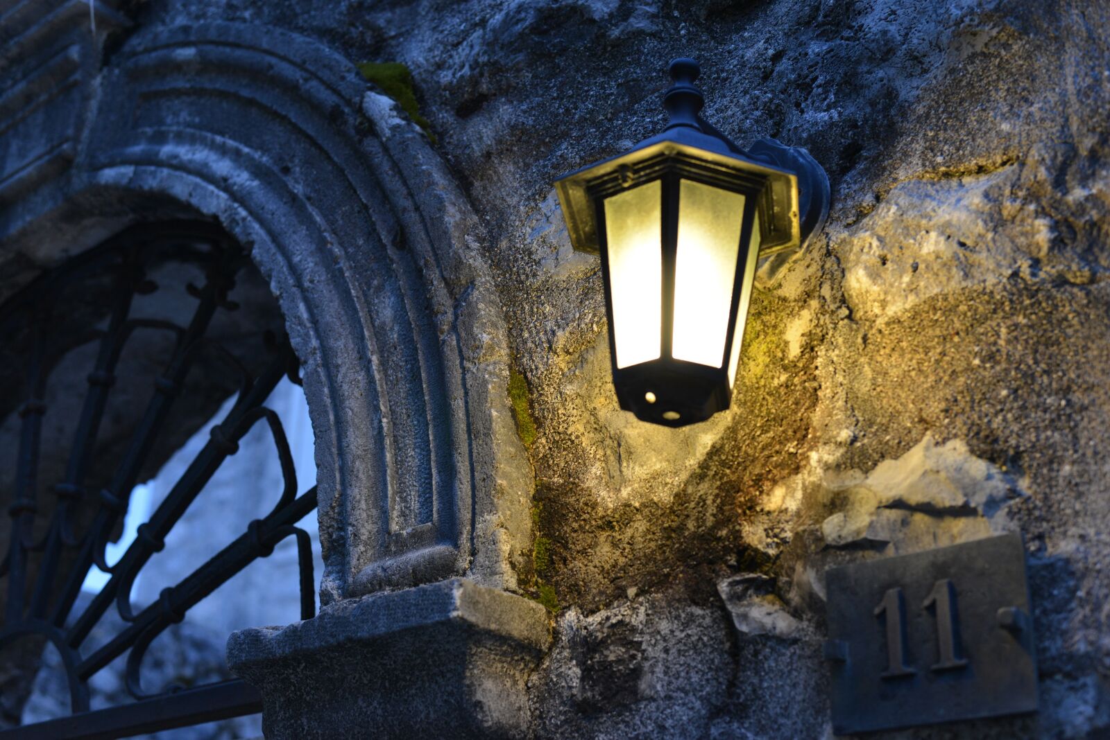 Nikon D800 sample photo. Architecture, old town, lantern photography