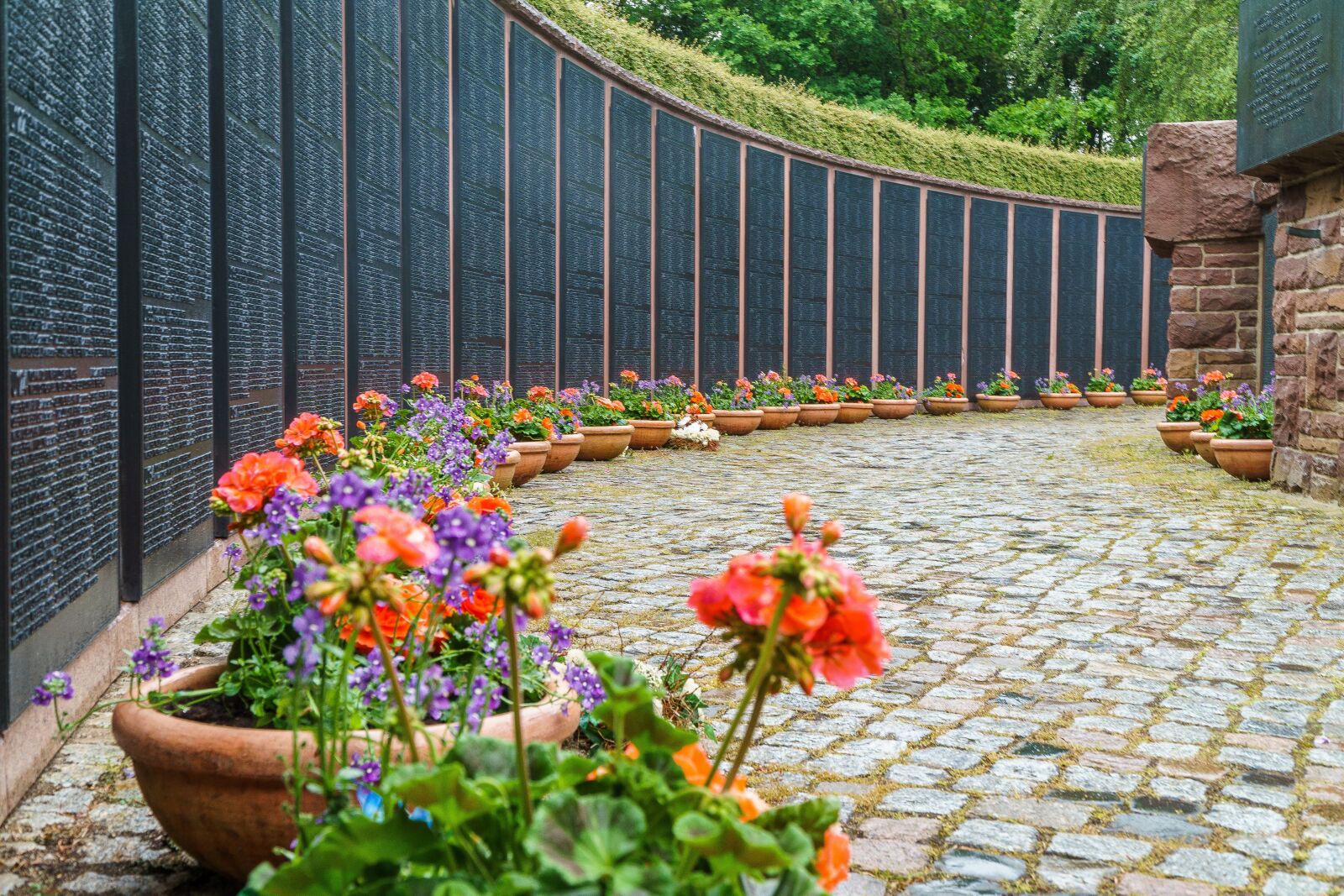Sony a6000 + Sony E PZ 18-105mm F4 G OSS sample photo. Heike village, u-boat memorial photography