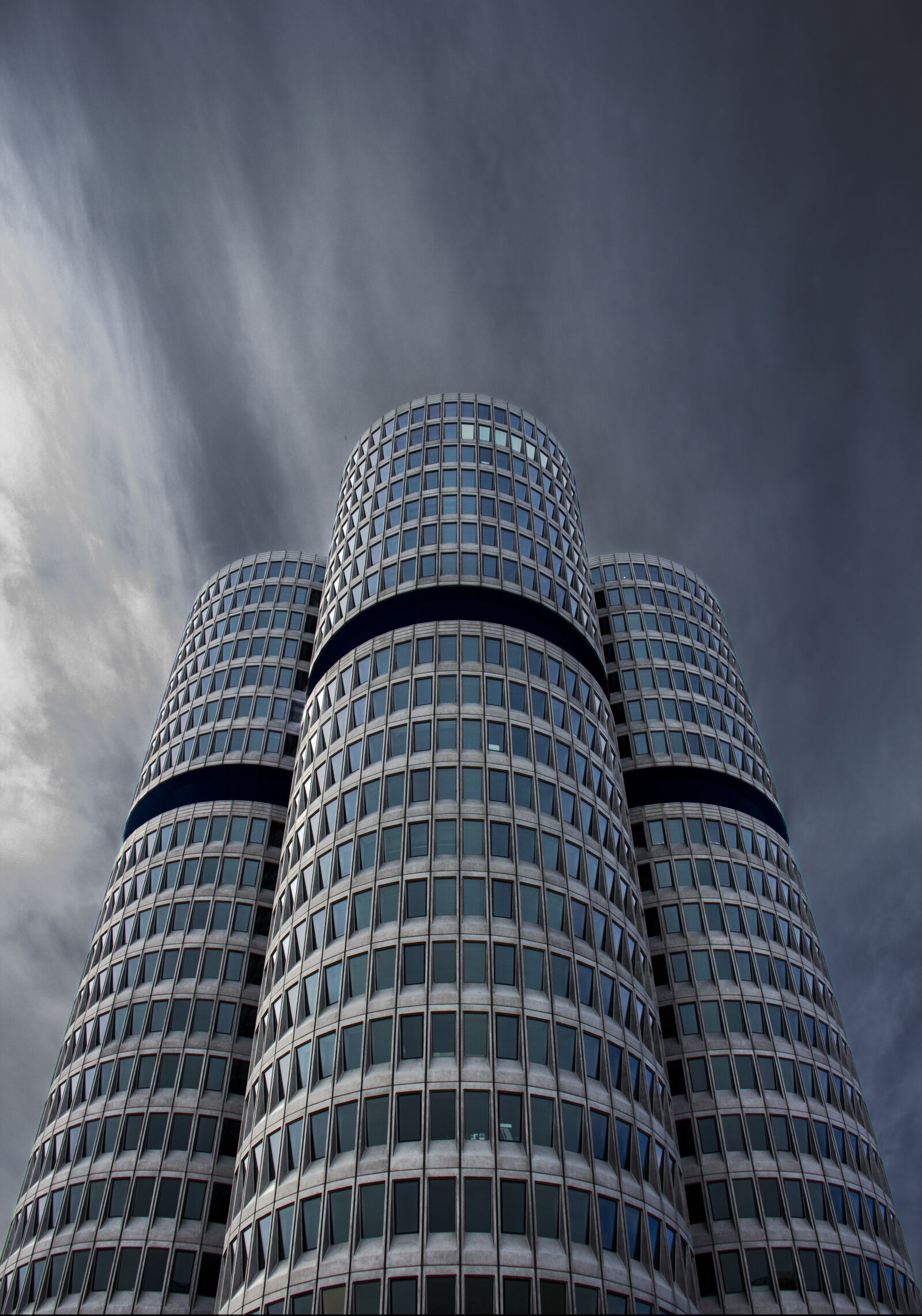Canon EF-S 18-135mm F3.5-5.6 IS sample photo. Architecture, buildings, clouds photography