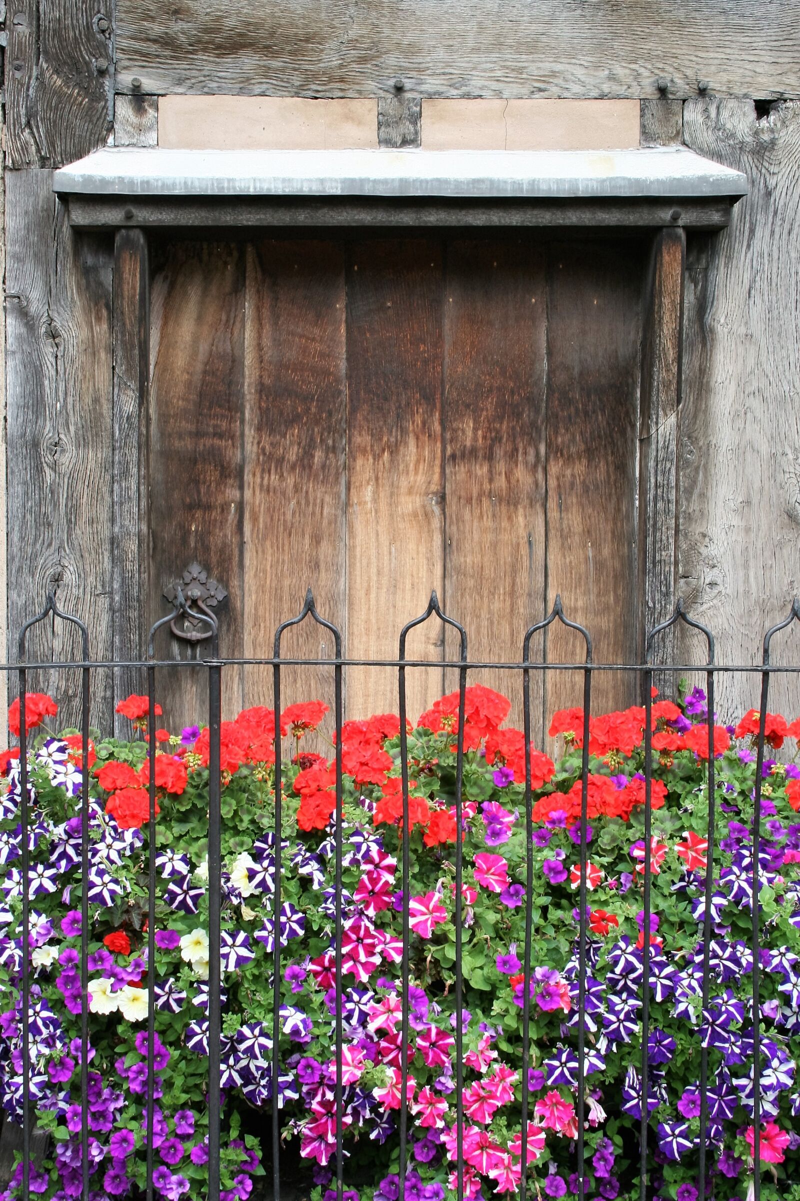 Canon EOS 350D (EOS Digital Rebel XT / EOS Kiss Digital N) sample photo. Doorway, garden, shakespeare photography