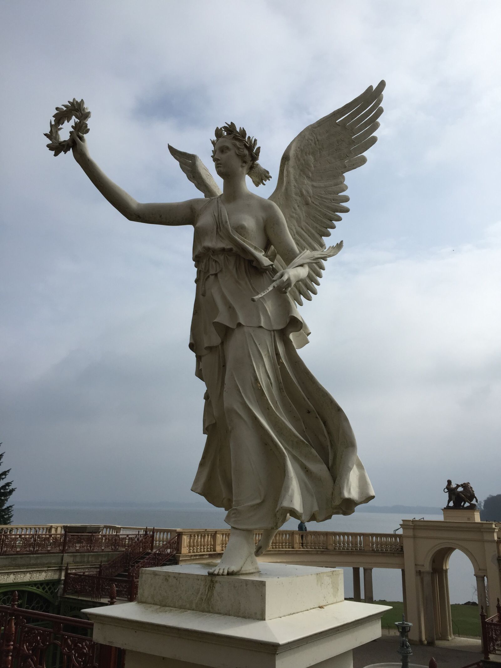 iPhone 6 back camera 4.15mm f/2.2 sample photo. Angel, statue, sculpture photography