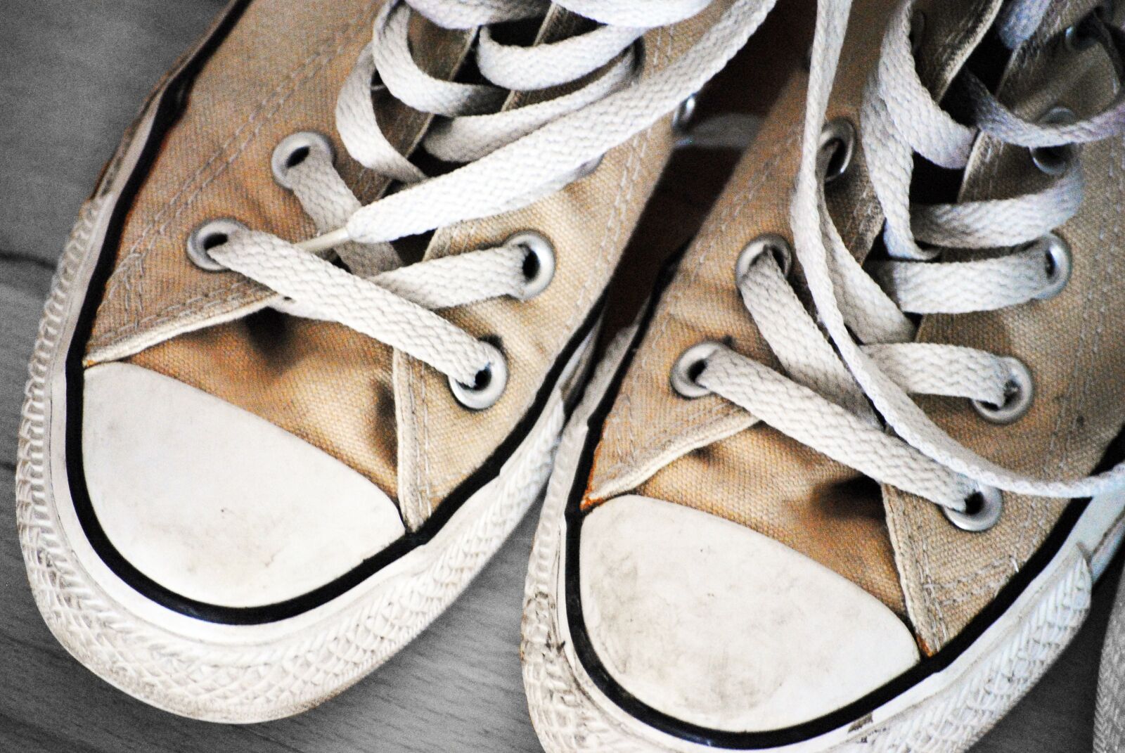 Nikon D3000 sample photo. Chuck's, converse, shoes photography