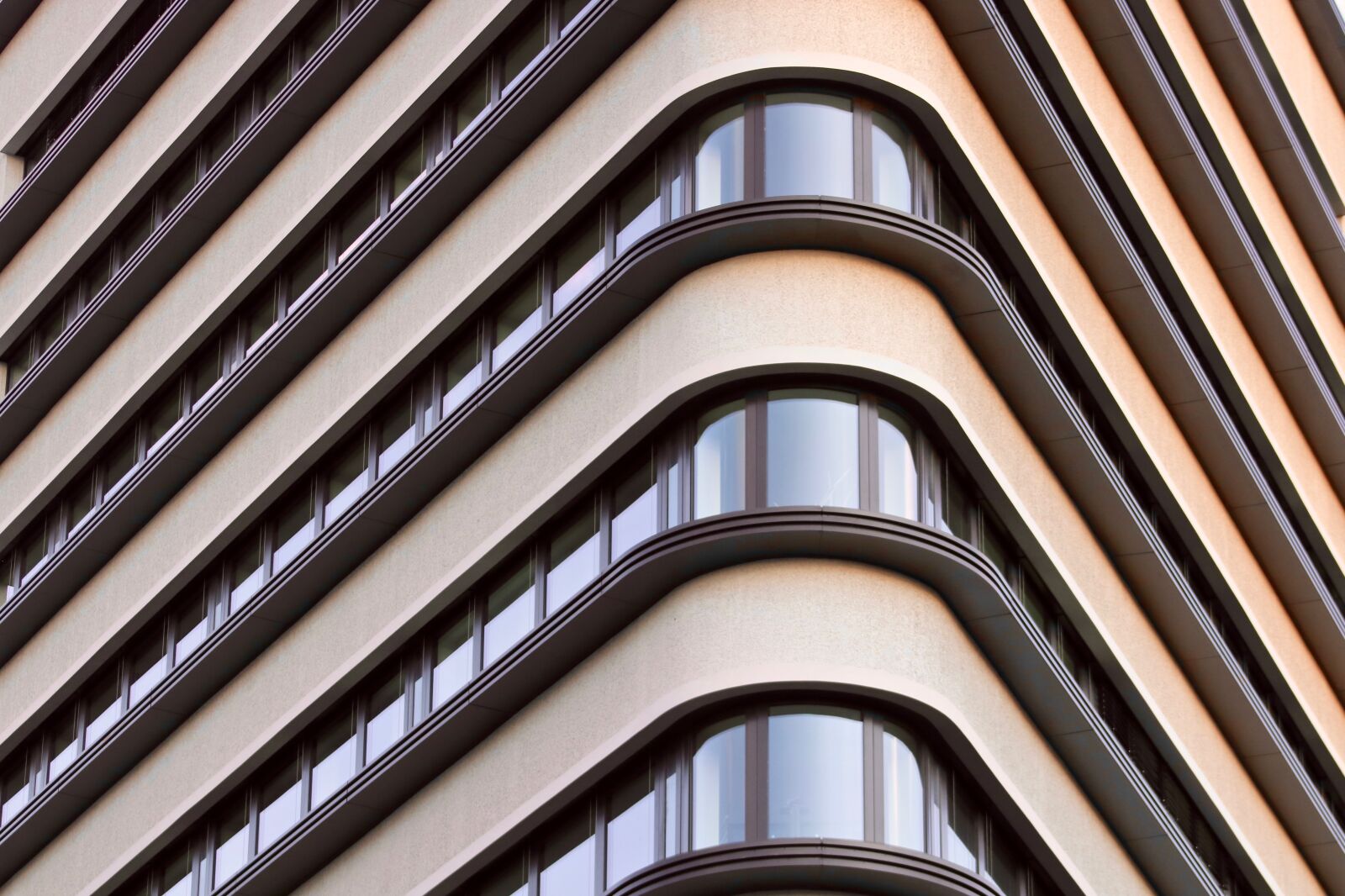 Canon EF75-300mm f/4-5.6 sample photo. House, facade, modern photography