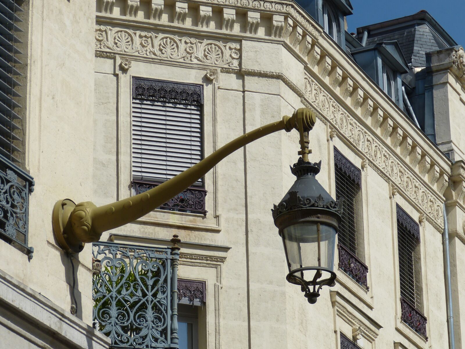 Panasonic Lumix DMC-FZ150 sample photo. Lyon, france, historic center photography