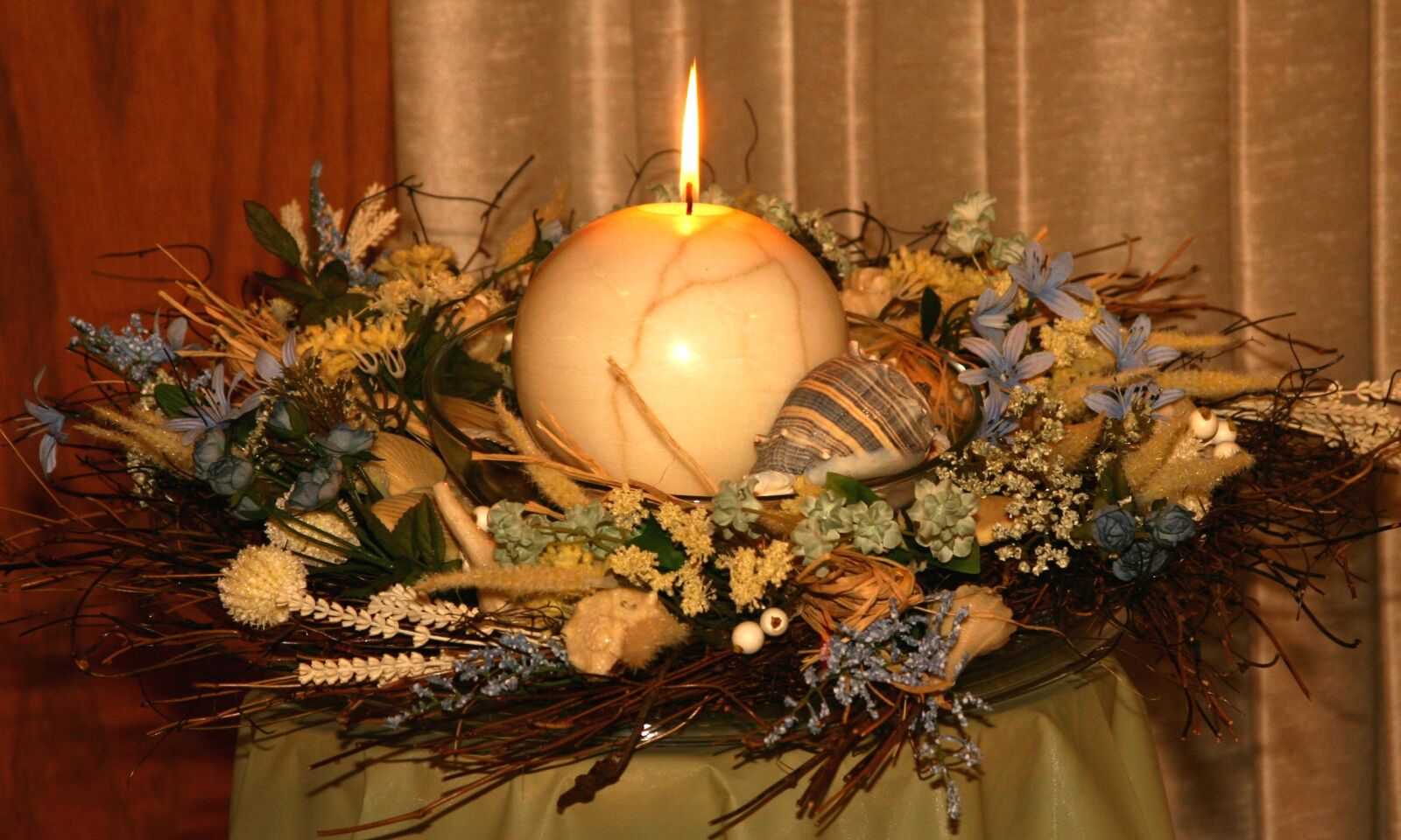 Canon EOS 10D sample photo. Candle, decoration, dried flowers photography