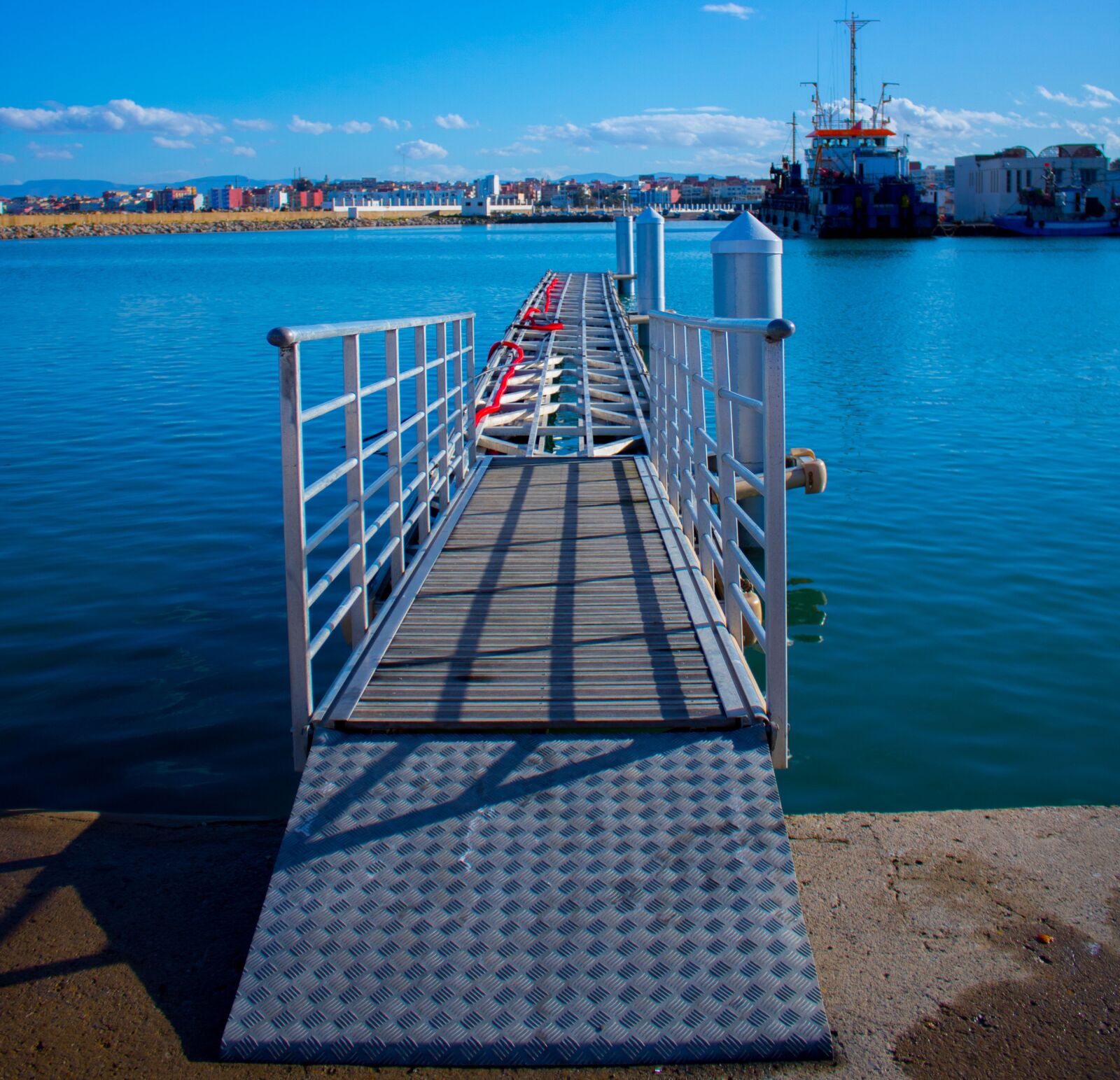 Canon EOS 750D (EOS Rebel T6i / EOS Kiss X8i) sample photo. Body of water, sea photography
