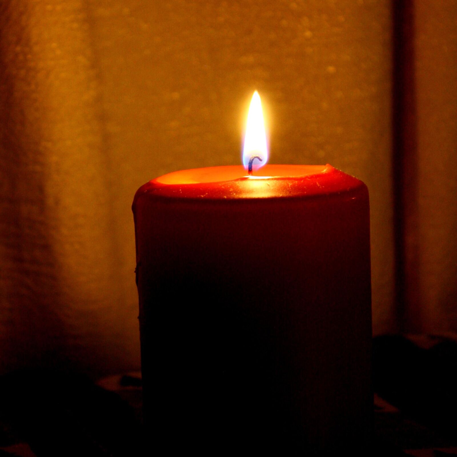 Canon EOS 1000D (EOS Digital Rebel XS / EOS Kiss F) sample photo. Flame, burning candle photography