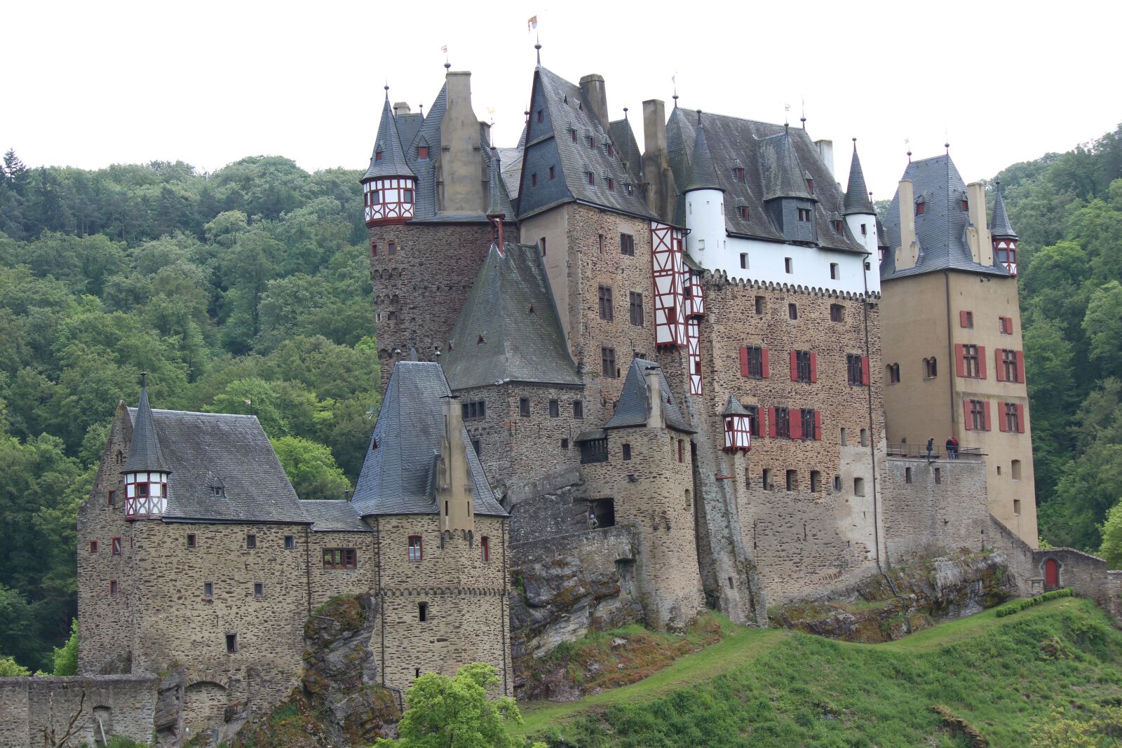 Canon EOS 600D (Rebel EOS T3i / EOS Kiss X5) sample photo. Castle, building, middle ages photography