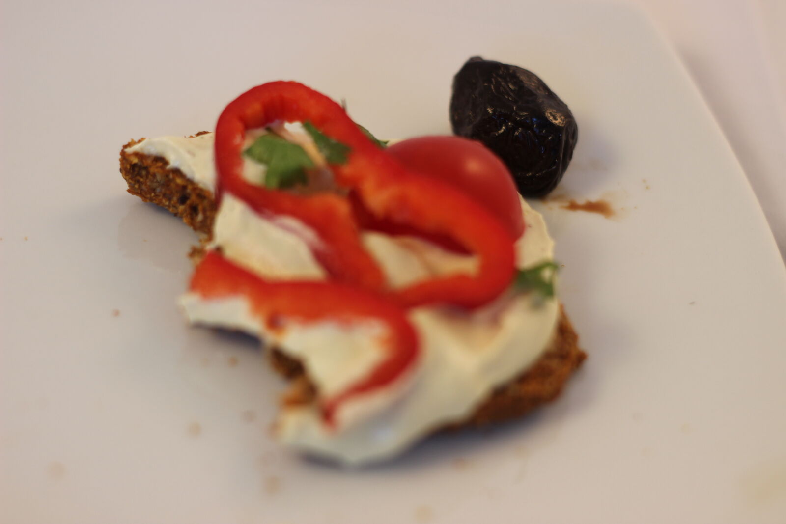 Canon EOS 600D (Rebel EOS T3i / EOS Kiss X5) sample photo. Bread, food, vegan, vegan photography