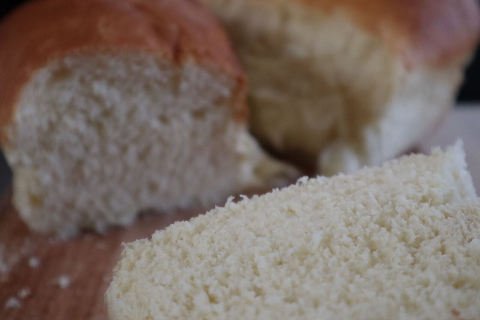 Canon EOS M50 (EOS Kiss M) sample photo. Bread, brioche, tender photography