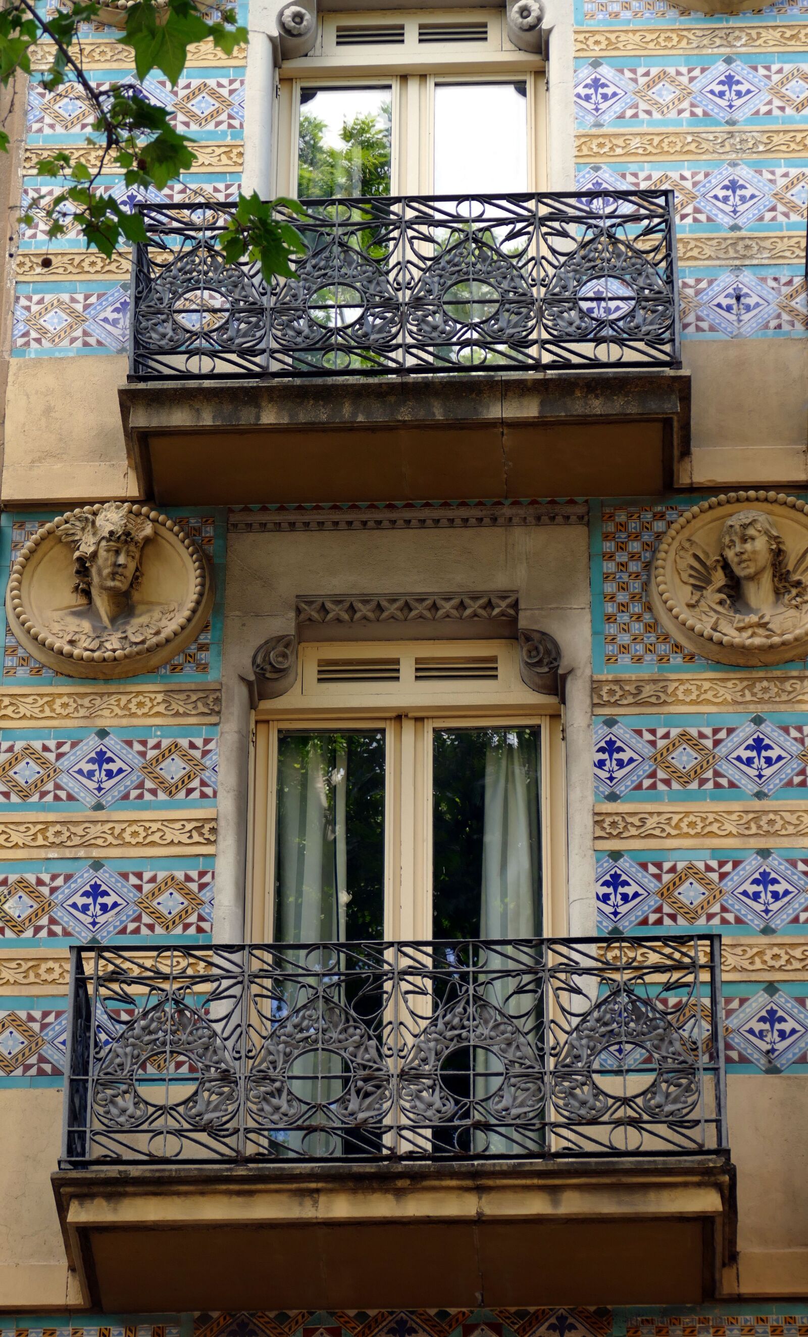 Panasonic Lumix DMC-FZ1000 sample photo. Barcelona, spain, architecture photography