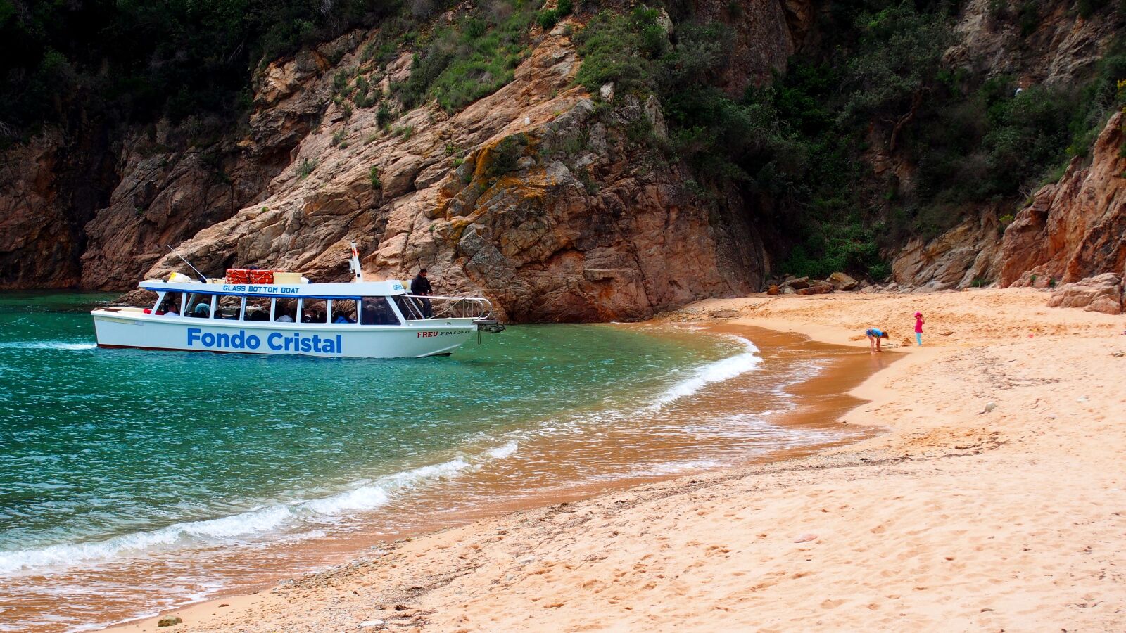 Olympus PEN E-PL6 sample photo. Creek, boat, spain photography