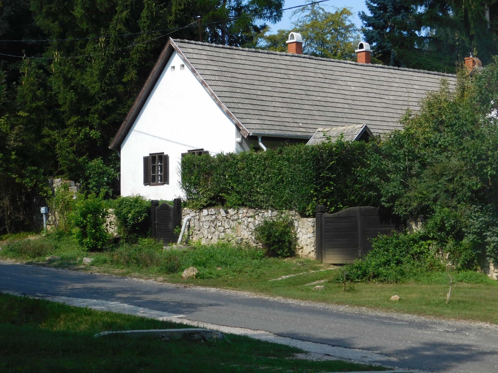 Nikon Coolpix L840 sample photo. House, hungary, village, street photography