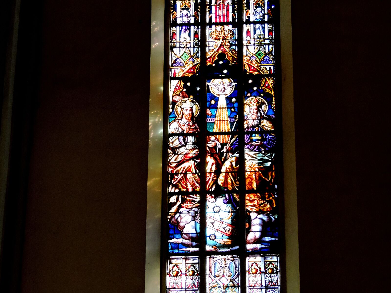 Nikon Coolpix P520 sample photo. Darkness, mosaic, framework, window photography