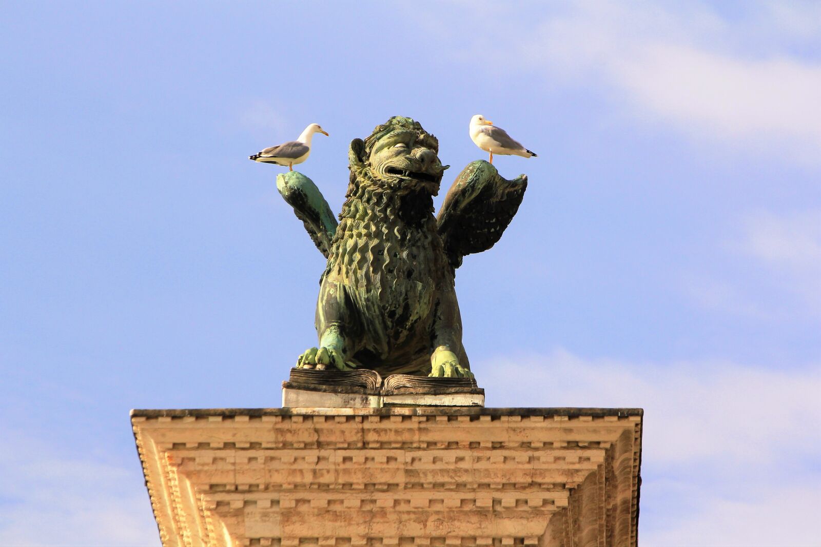 Canon EOS 550D (EOS Rebel T2i / EOS Kiss X4) sample photo. Monument, statue, memory photography