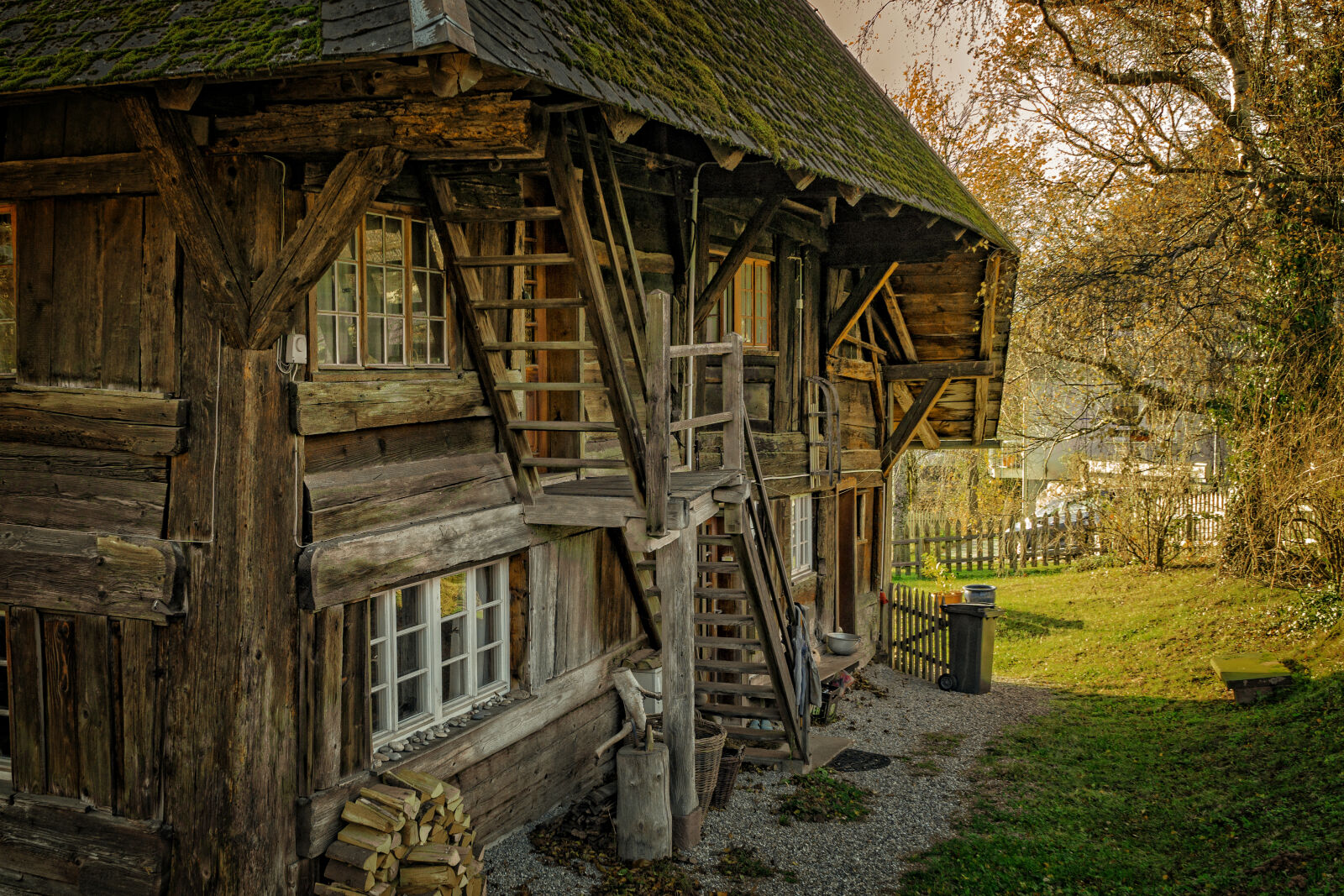 Sony a6000 + Sony E PZ 18-105mm F4 G OSS sample photo. Abandoned, architecture, barn, broken photography