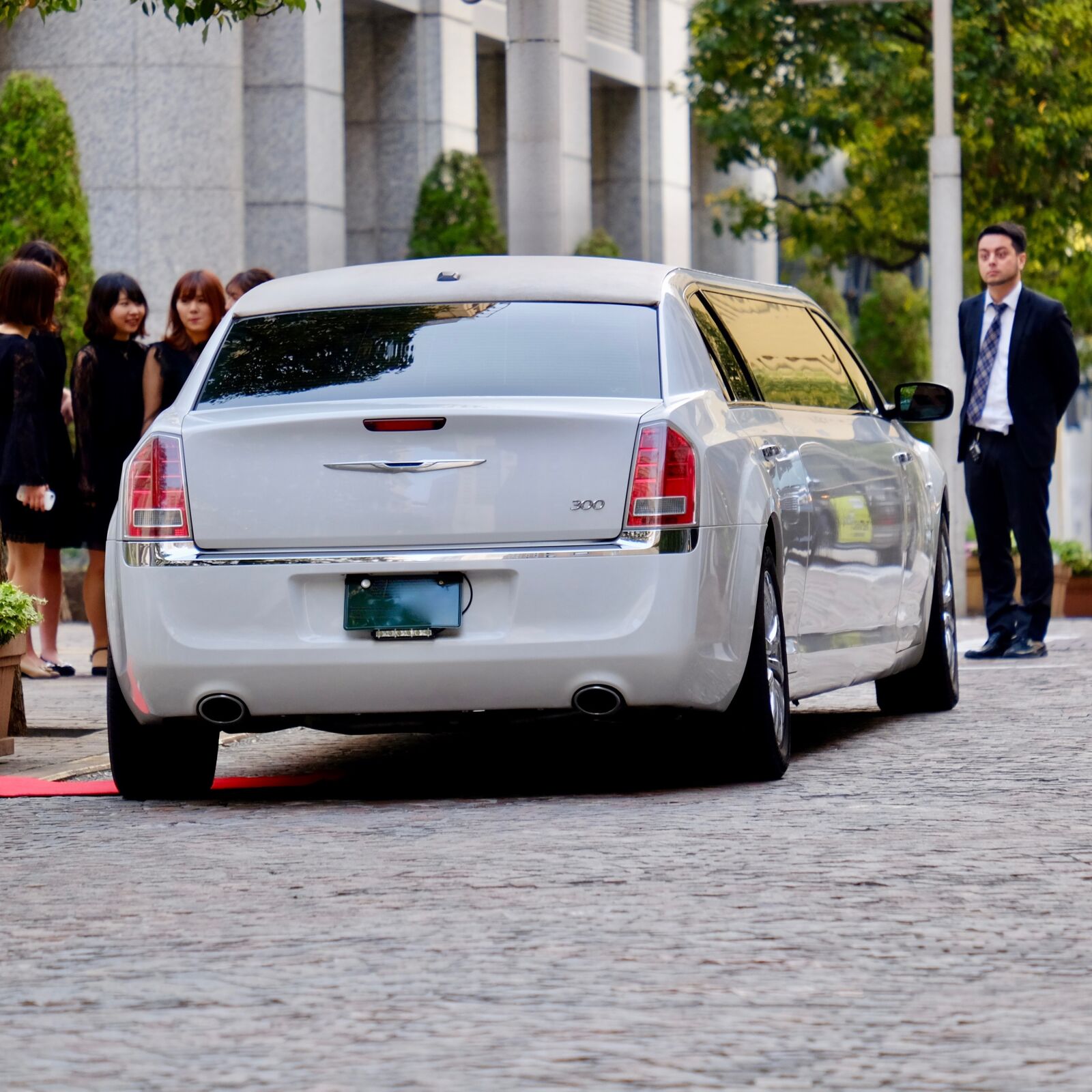 Fujifilm XF 55-200mm F3.5-4.8 R LM OIS sample photo. Car white, long, limousine photography