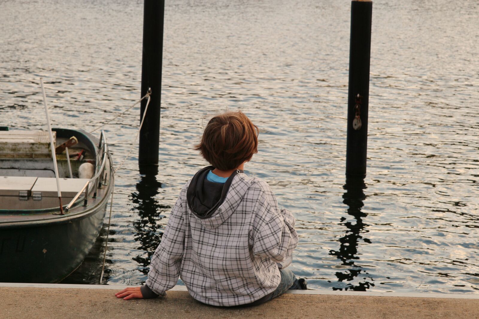 Canon EOS 650D (EOS Rebel T4i / EOS Kiss X6i) sample photo. Child, sea, lonely photography