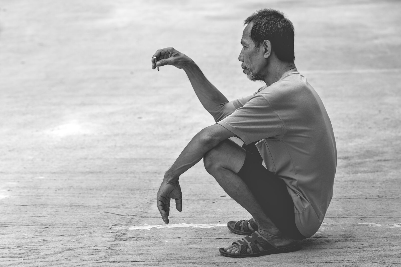 Nikon D500 sample photo. Sunbathe, squat down, daydreaming photography