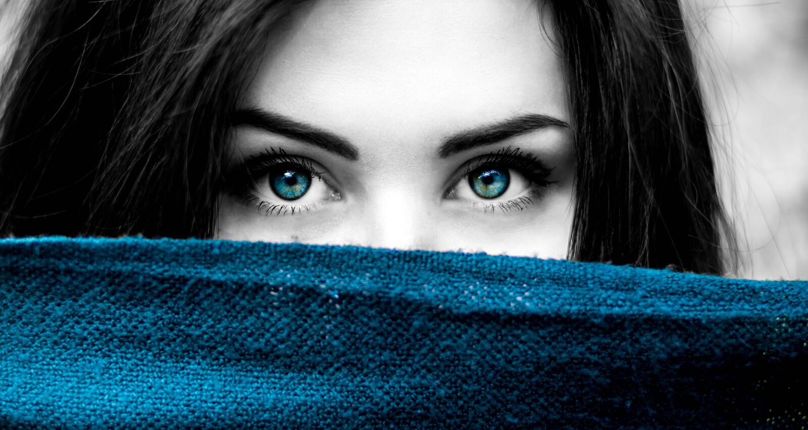 Nikon D3200 sample photo. Woman, blue eyes, blue photography