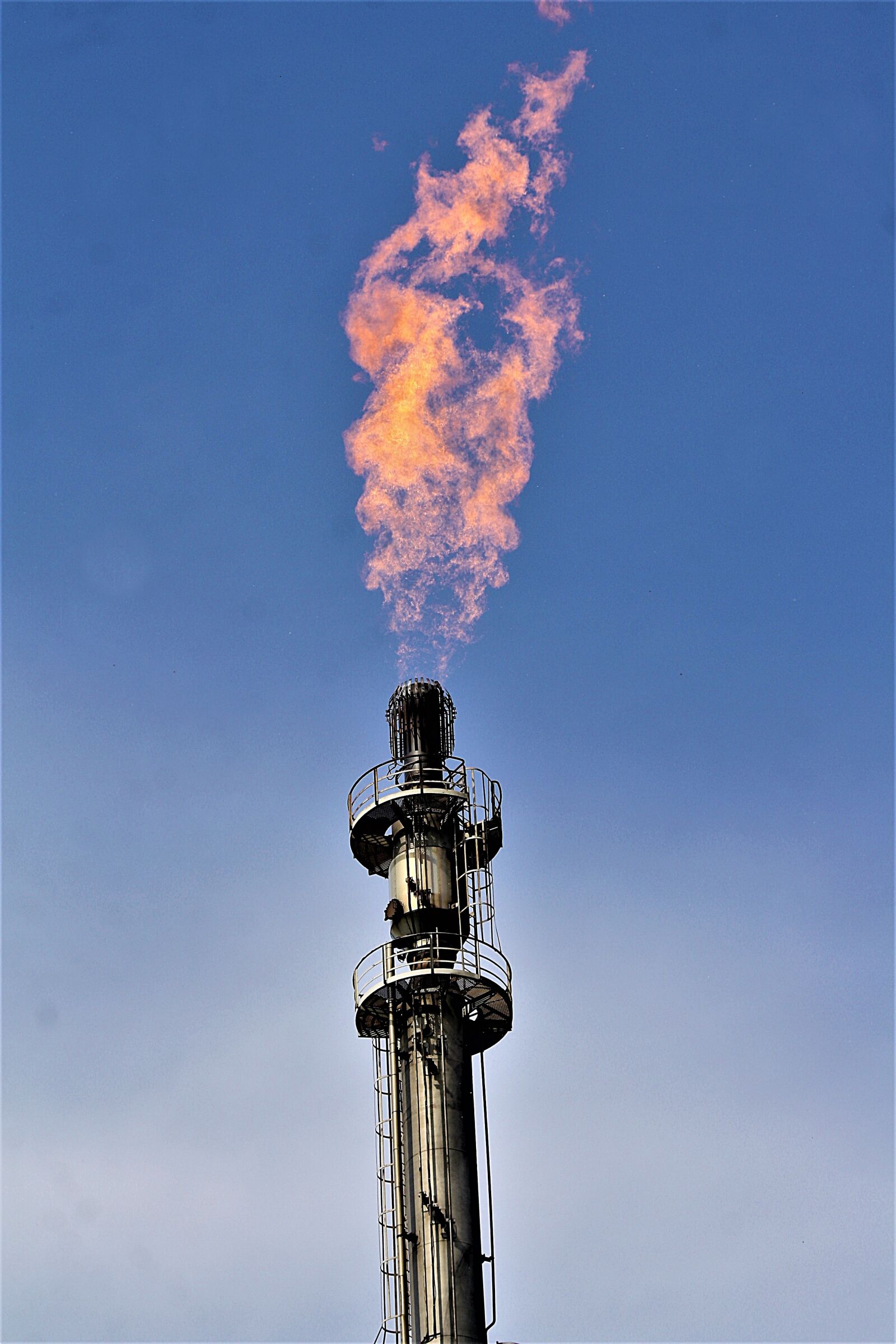 Canon EOS 1000D (EOS Digital Rebel XS / EOS Kiss F) sample photo. Coke gas, coking plant photography