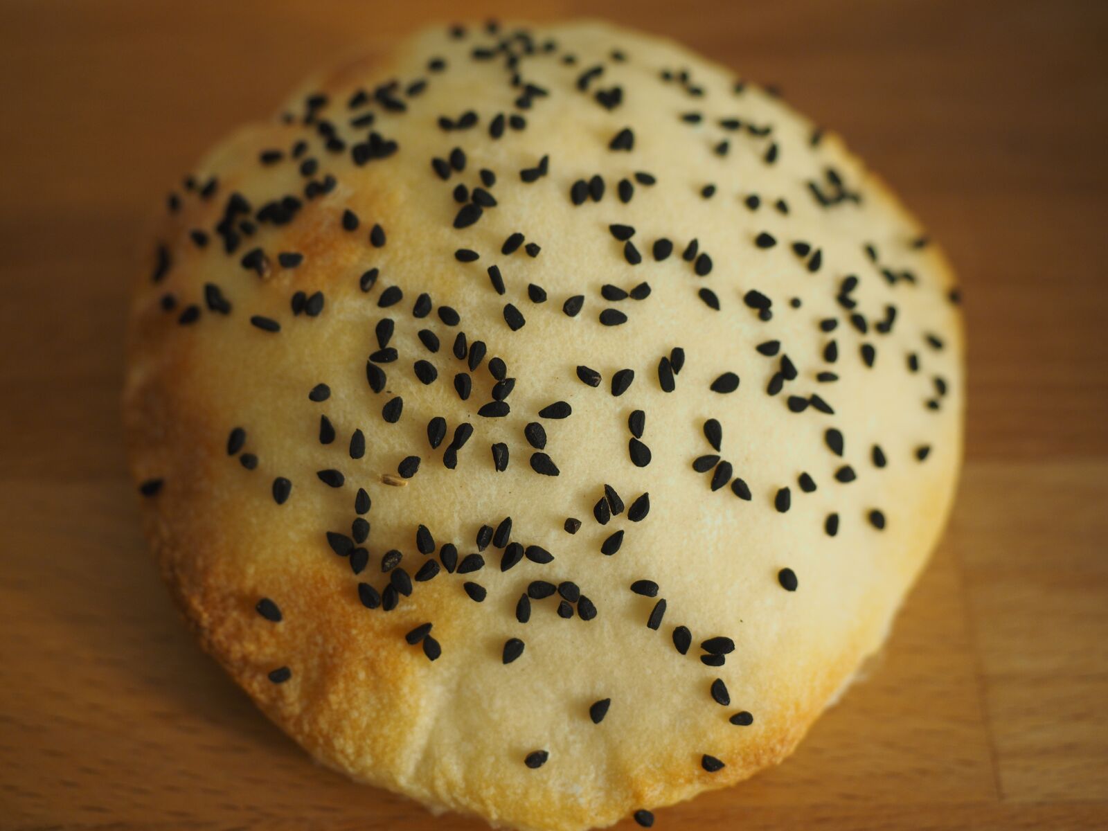 Olympus OM-D E-M1 + Olympus M.Zuiko Digital ED 12-40mm F2.8 Pro sample photo. Roll, bread, arouse photography