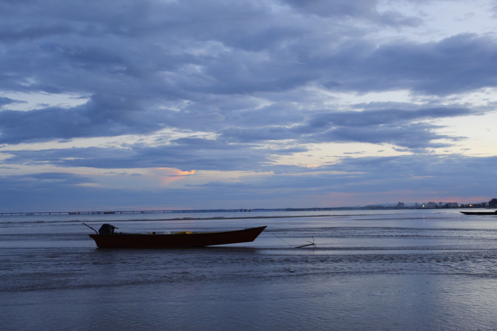 Canon EOS 4000D (EOS Rebel T100 / EOS 3000D) sample photo. Beach, sunrise, ocean photography