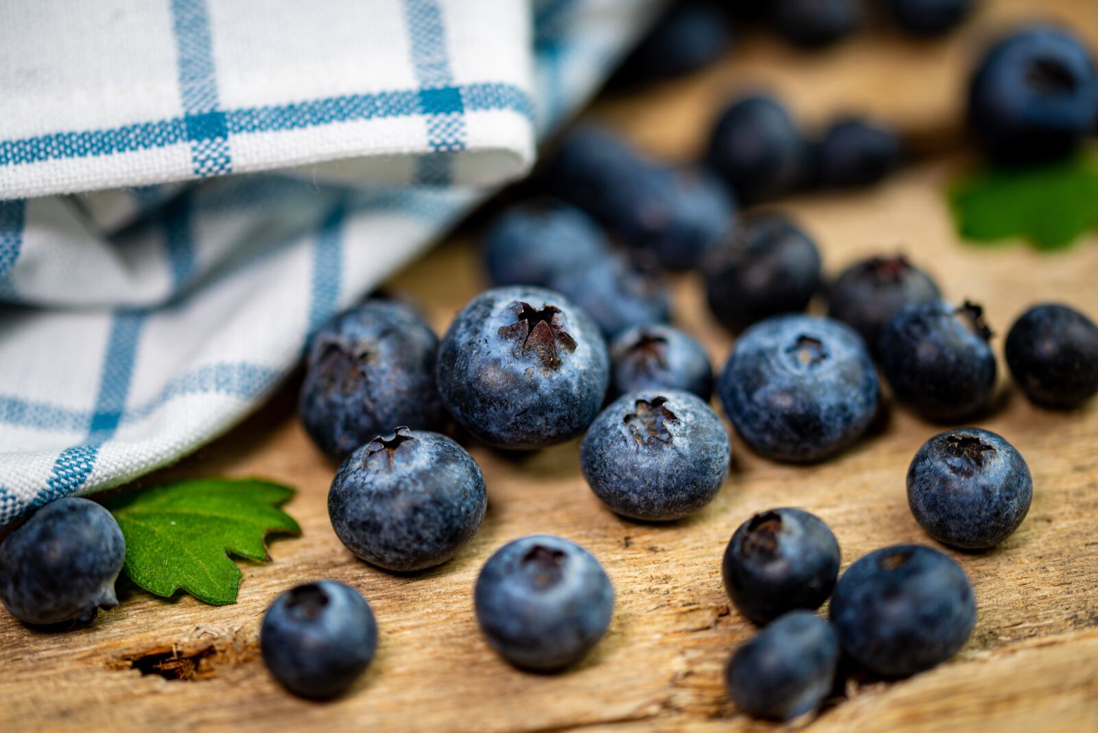 Nikon D610 sample photo. Blueberries, harvest, fruit photography